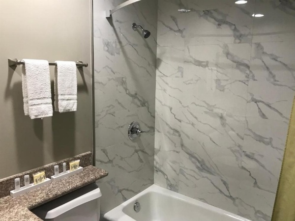 Hyland Motel Brea image 15